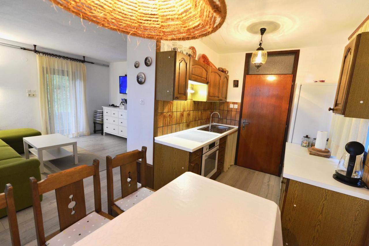 Holiday Home Davca Церкно Экстерьер фото